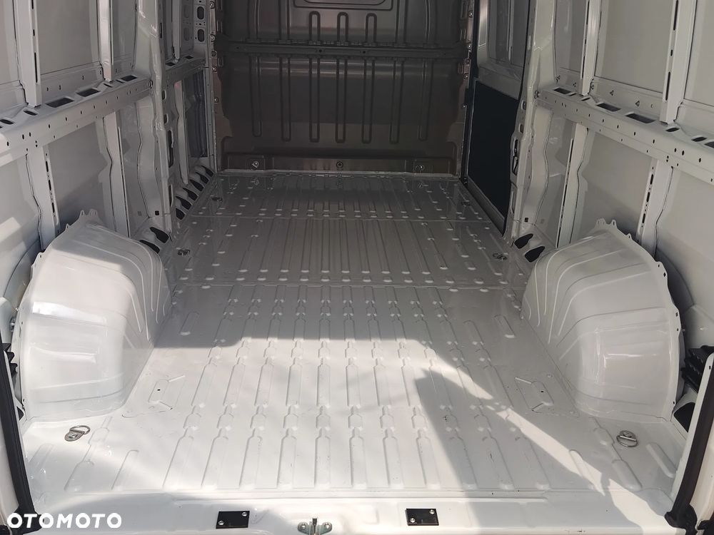 Peugeot BOXER - 12