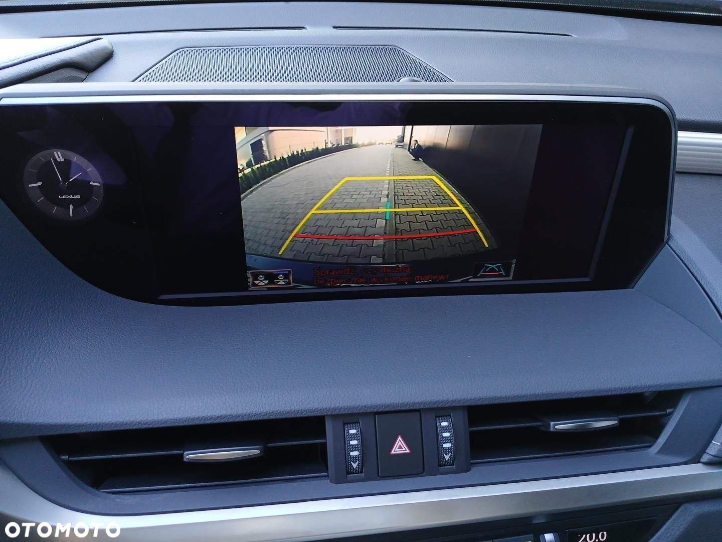 Lexus ES 300h F Sport Edition - 17
