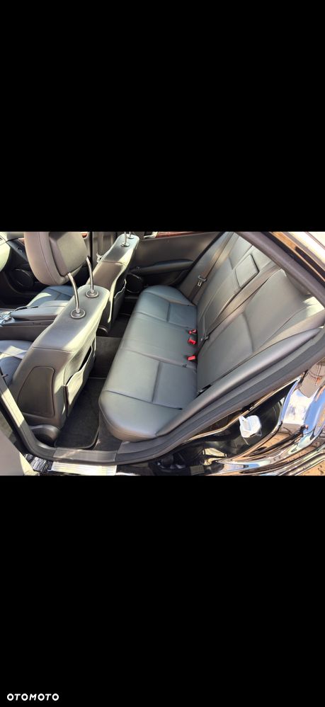 Mercedes-Benz Klasa C 300 7G-TRONIC Special Edition - 19