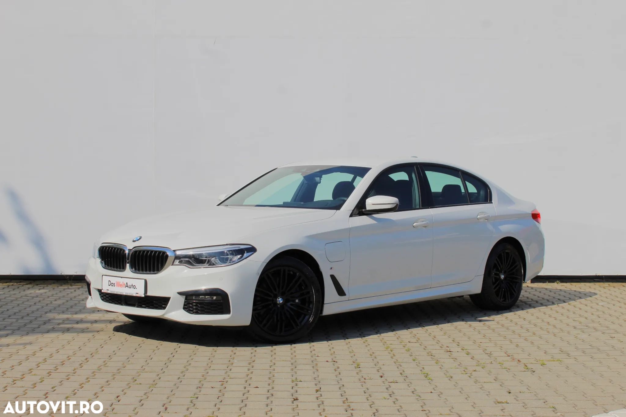 BMW Seria 5 530e xDrive AT PHEV - 1