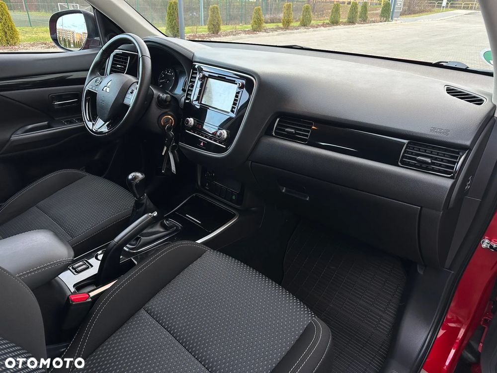 Mitsubishi Outlander 2.0 2WD Diamant Edition - 21