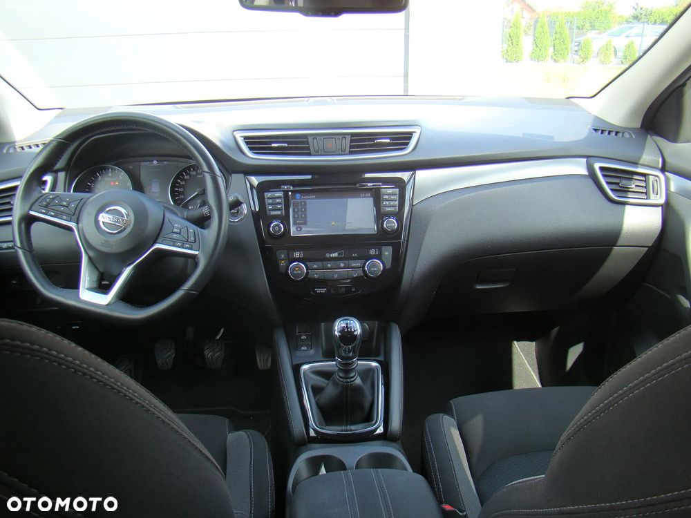 Nissan Qashqai 1.2 DIG-T N-Connecta EU6 - 32