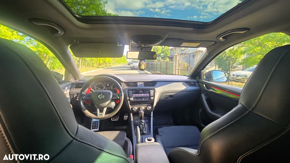Skoda Octavia 2.0 TDI RS DSG - 6