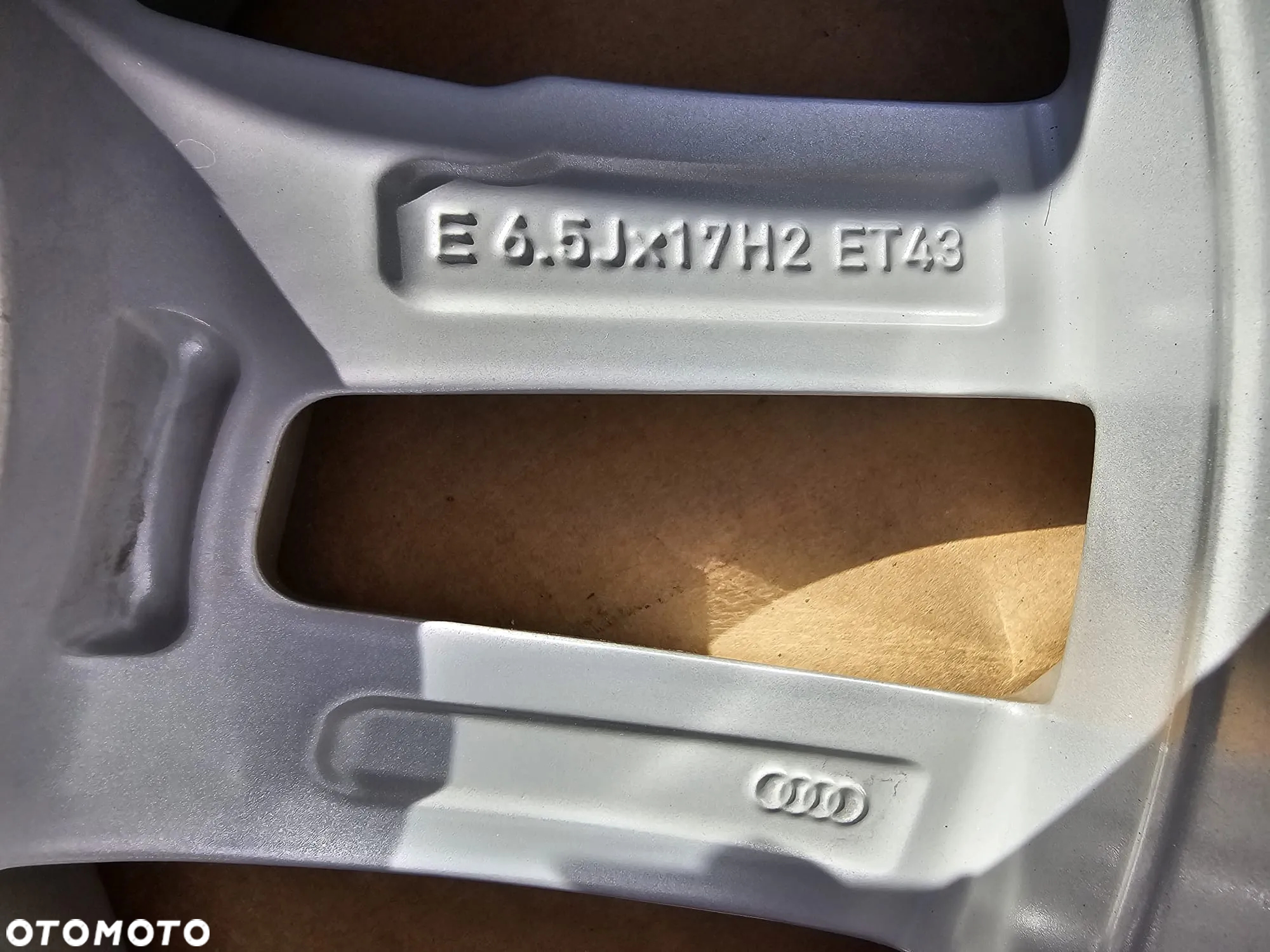 Audi OE A3 A4 A6 Volkswagen Golf Skoda Octavia Seat Leon / 8Y0601025L / 6,5Jx17 ET43 5x112 - 16