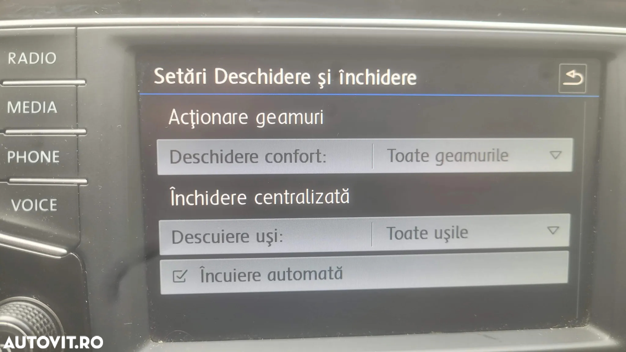 Volkswagen Passat Variant 1.6 TDI SCR DSG Comfortline - 18