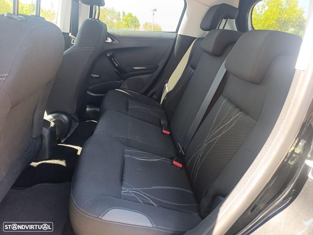 Peugeot 208 1.2 VTi Allure - 20