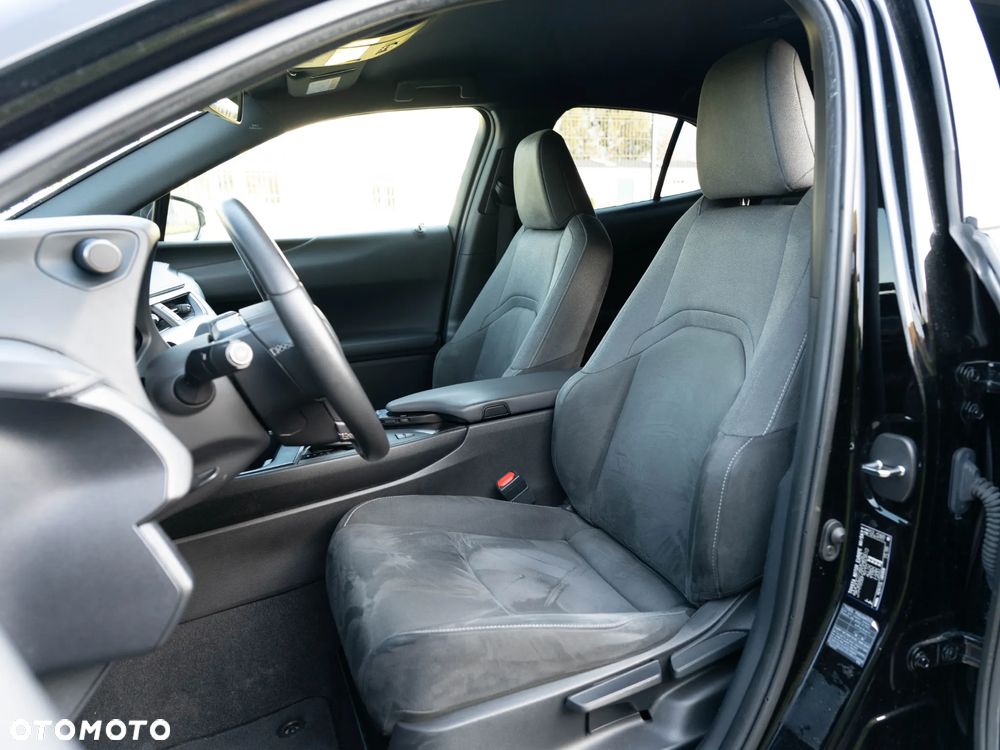Lexus UX ver-250h - 17