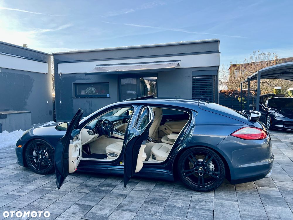 Porsche Panamera Turbo - 22