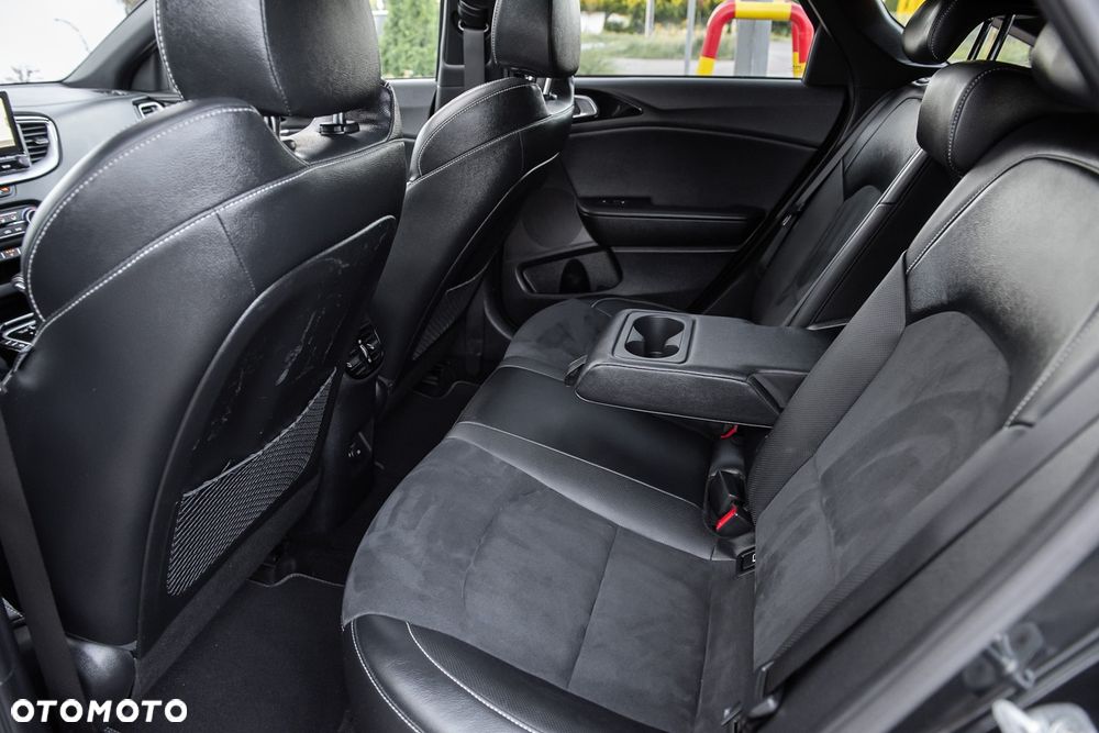 Kia ProCeed 1.5 T-GDI DCT7 OPF GT LINE - 31