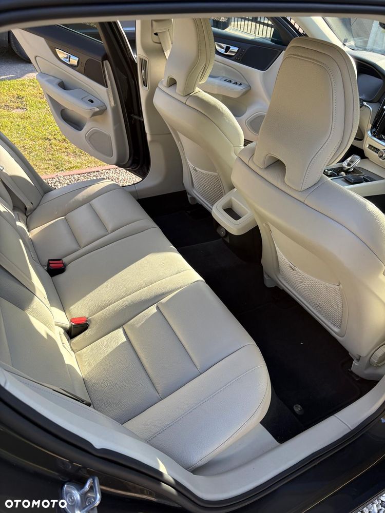 Volvo V60 B3 B Inscription - 17