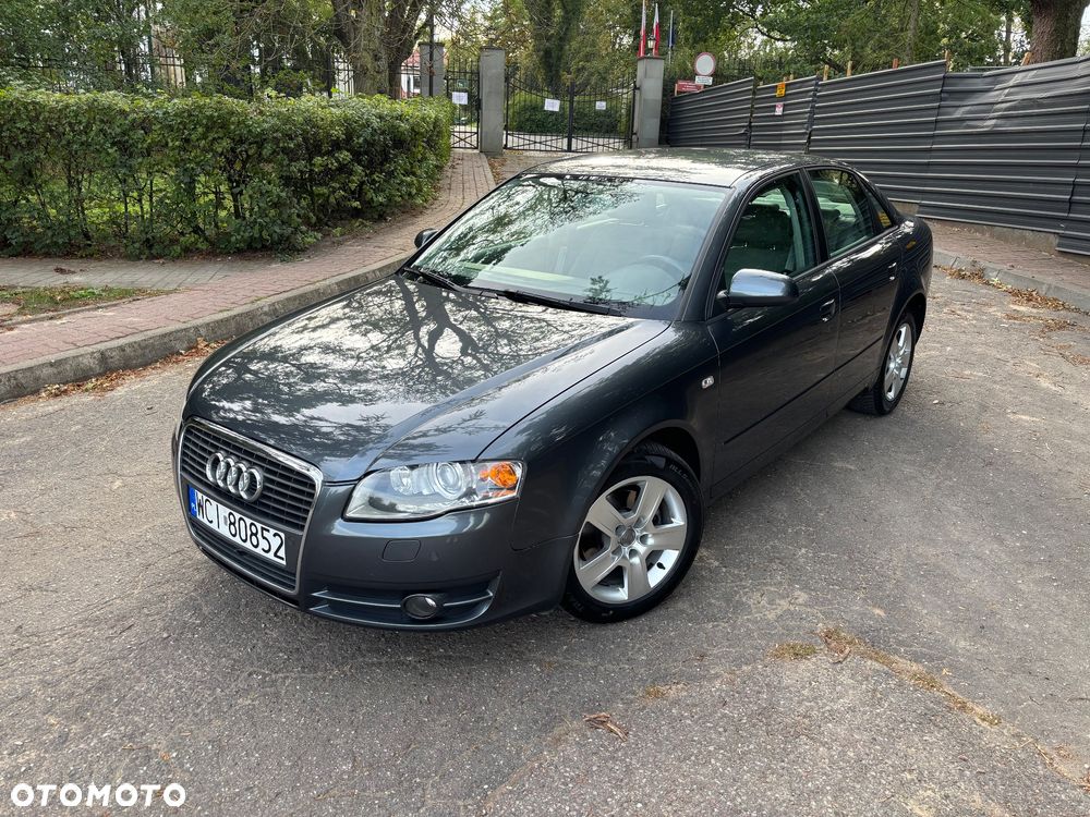 Audi A4 Limousine - 11
