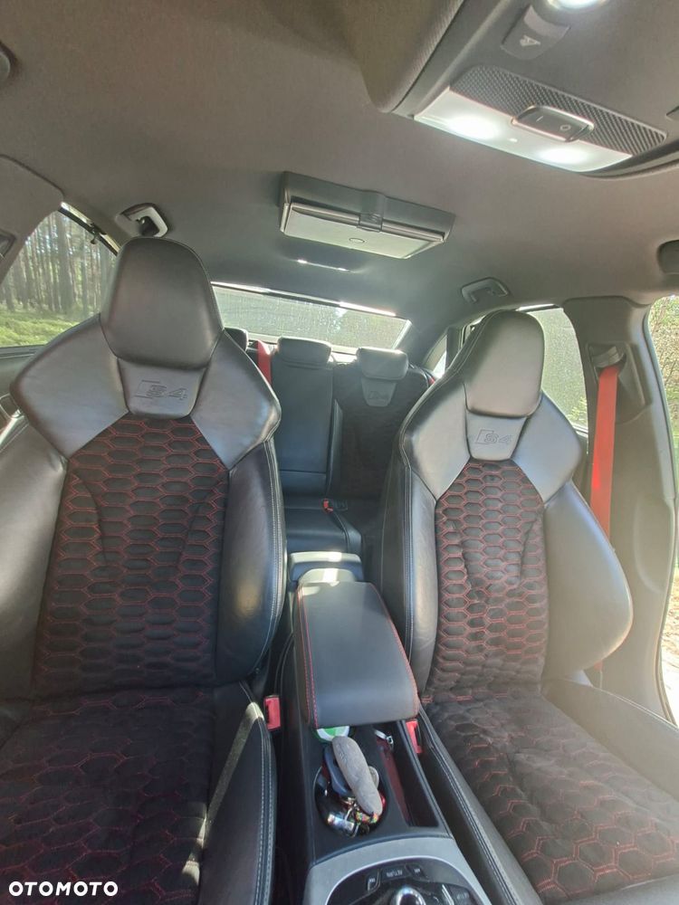 Audi A4 Limousine - 13