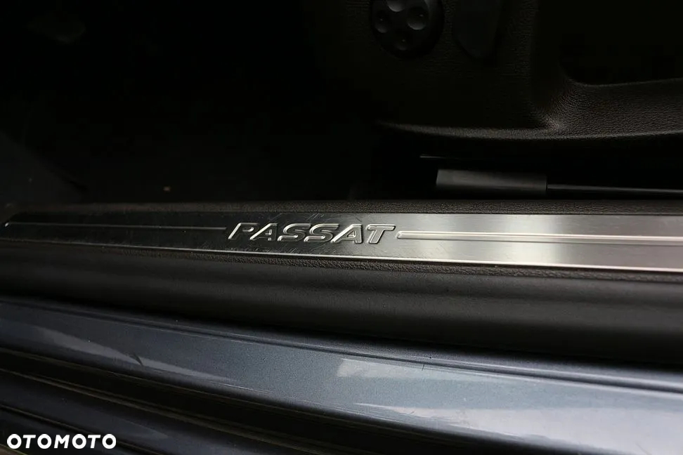 Volkswagen Passat 2.0 TDI Highline - 24