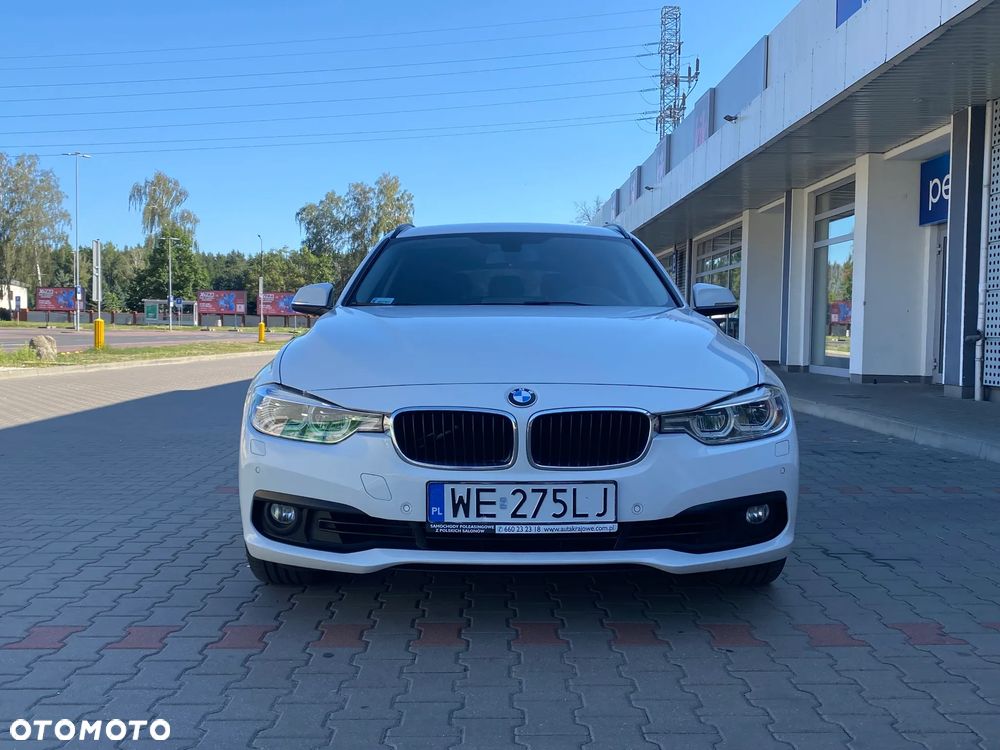 BMW Seria 3 320i - 11