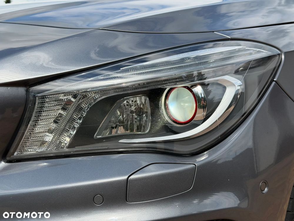 Mercedes-Benz CLA 250 4Matic 7G-DCT AMG Line - 11