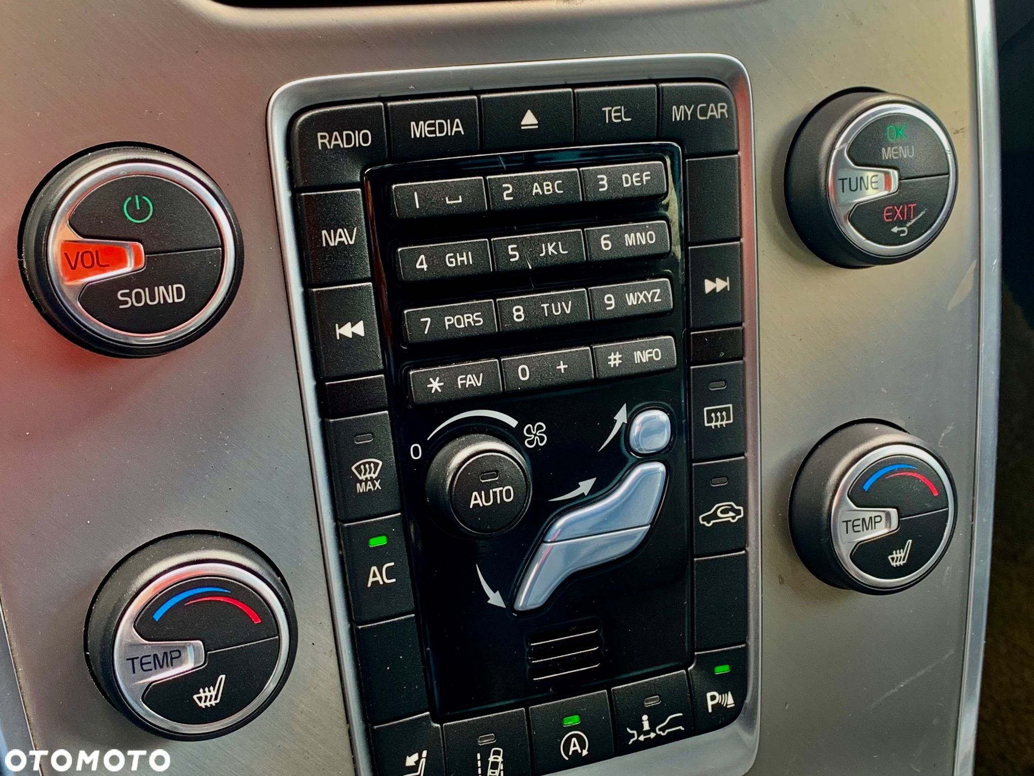 Volvo XC 70 D4 Momentum - 21