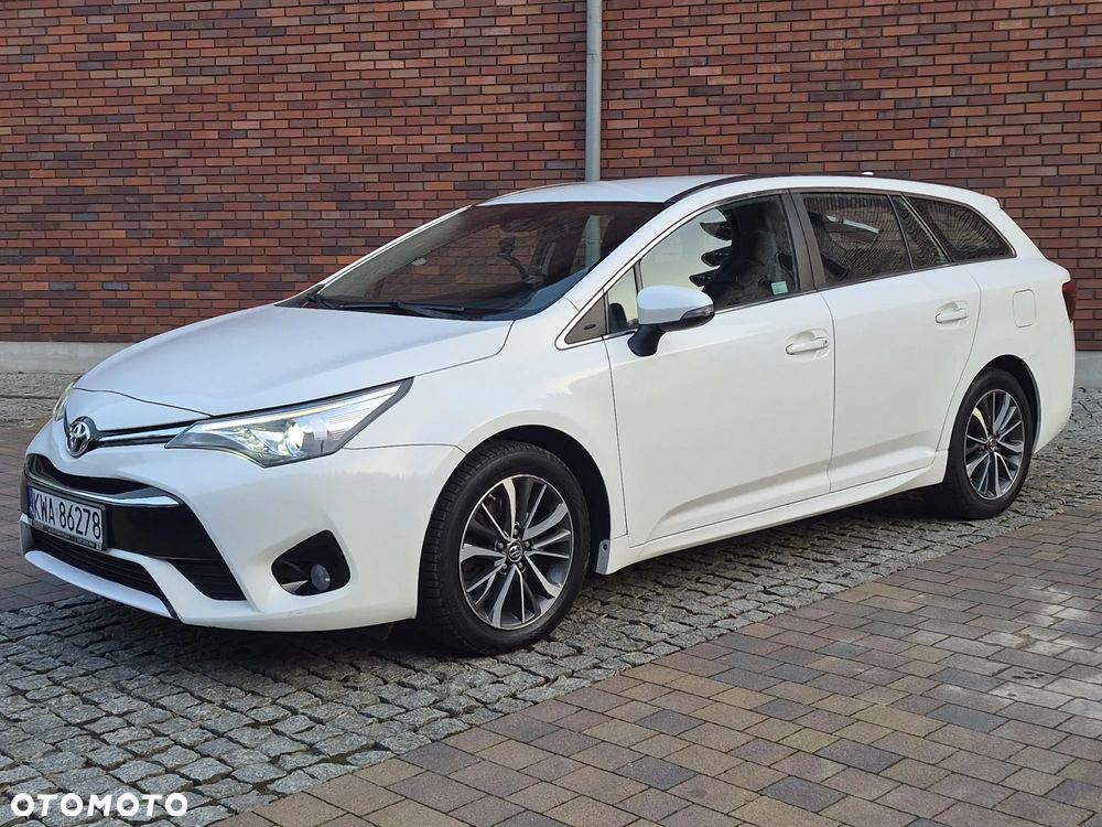 Toyota Avensis 2.0 D-4D Premium - 1