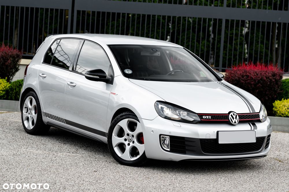 Volkswagen Golf 2.0 GTI - 2