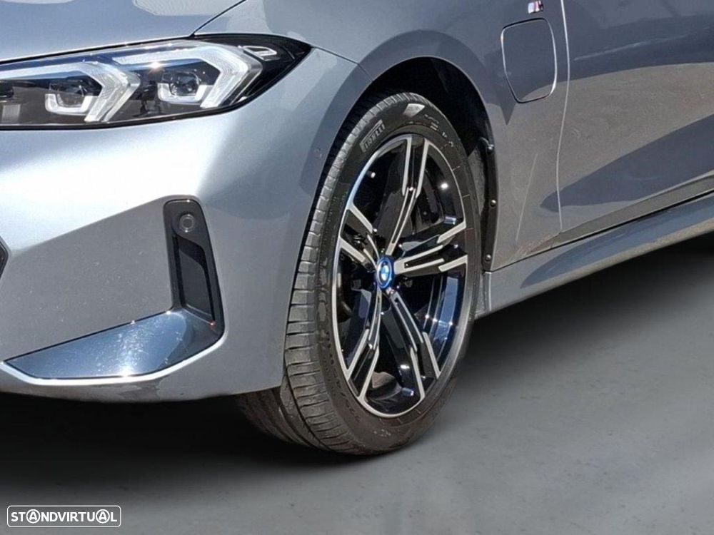 BMW 320 e Pack Desportivo M Auto - 4