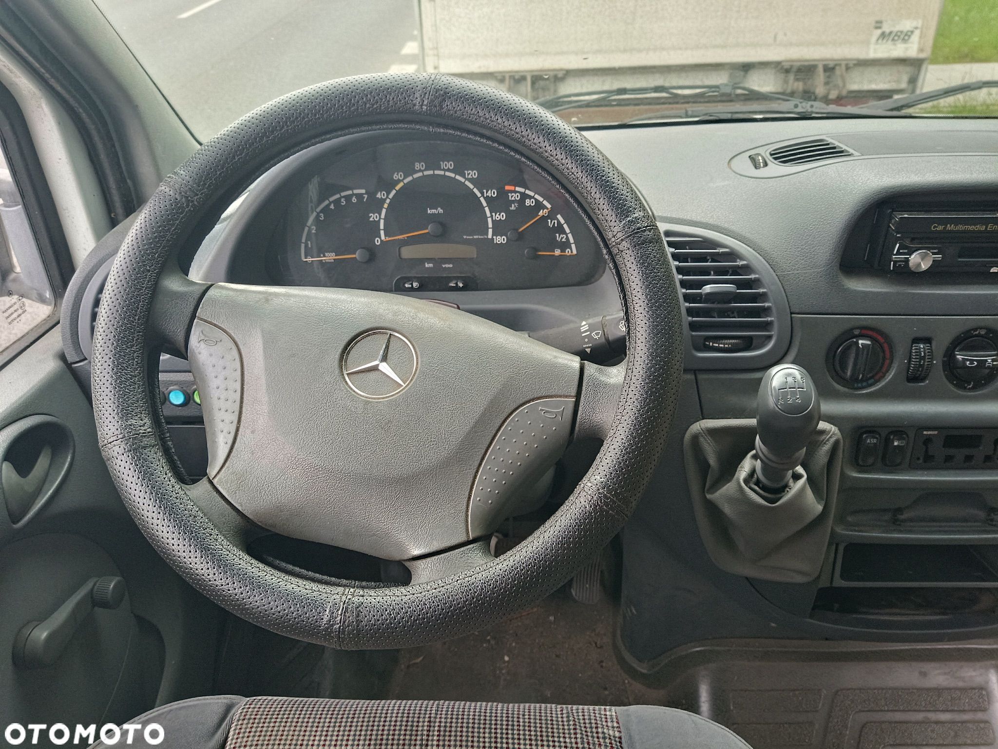 Mercedes-Benz Sprinter - 1