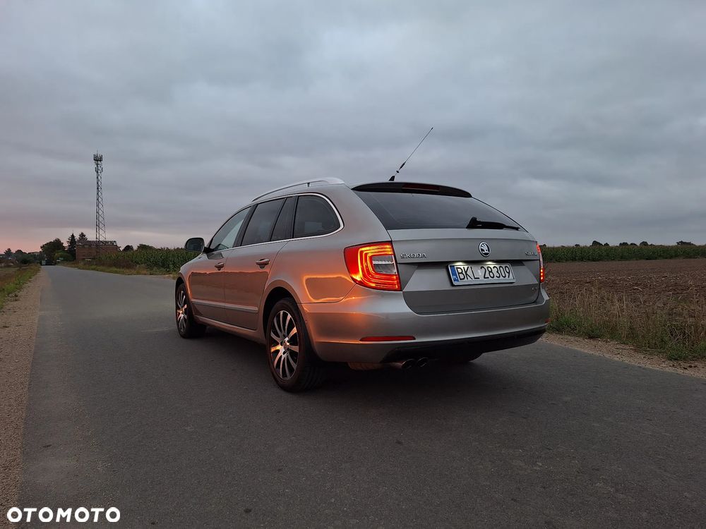Skoda Superb 2.0 TDI 4x4 Platinum DSG - 3