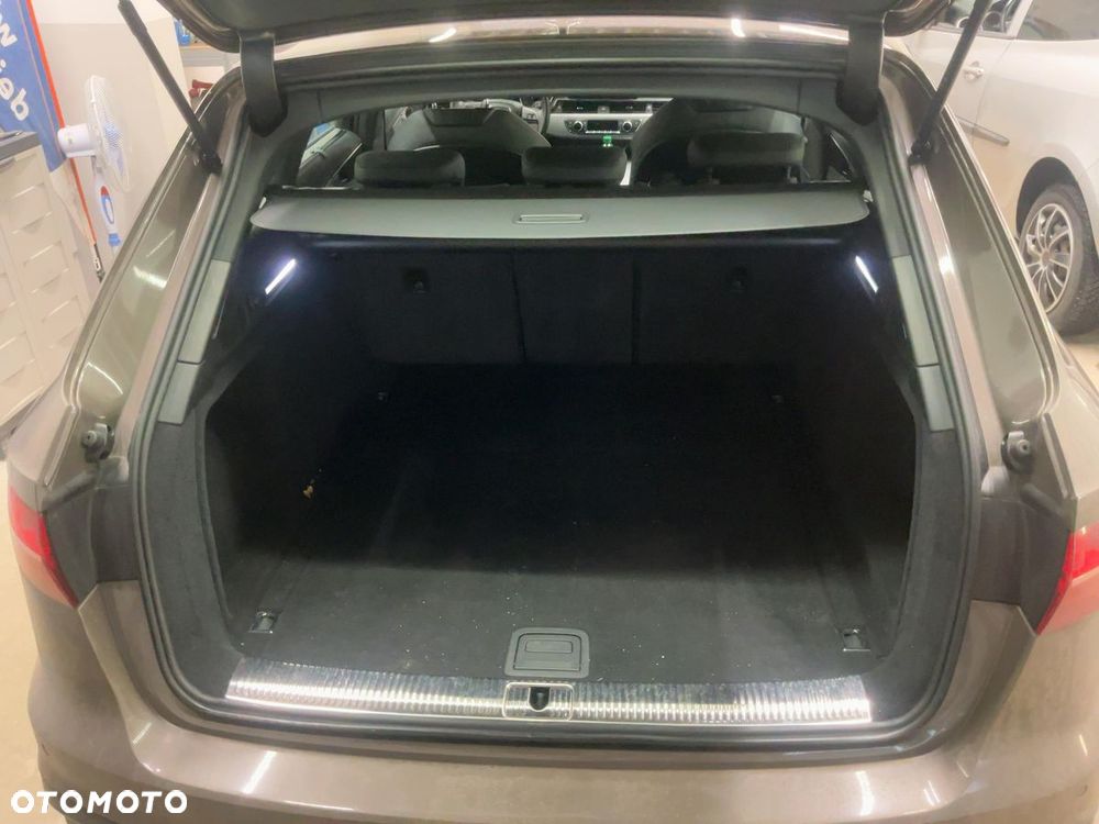 Audi A4 Avant 2022 photo 3
