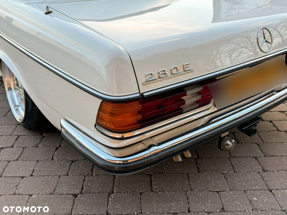 Mercedes-Benz W123 - 15