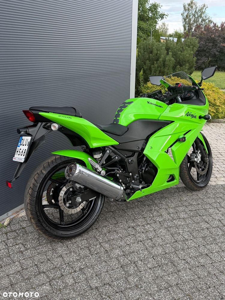 Kawasaki Ninja 250R - 25