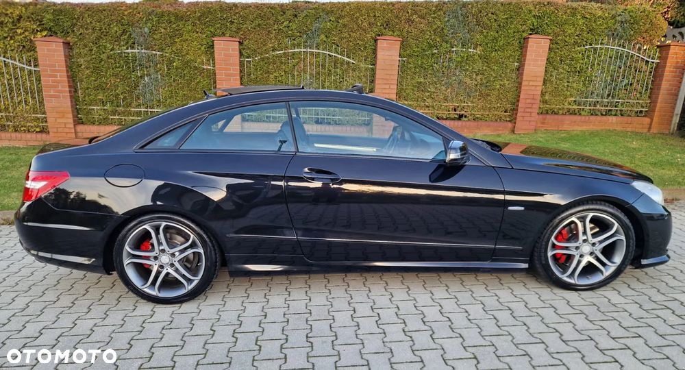 Mercedes-Benz Klasa E 350 CDI DPF Coupe BlueEFFICIENCY 7G-TRONIC Avantgarde - 21