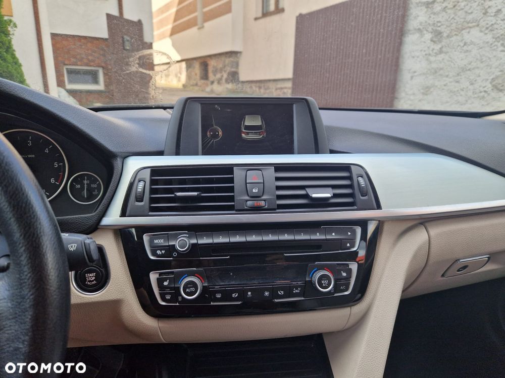 BMW Seria 3 320d Luxury Line - 13