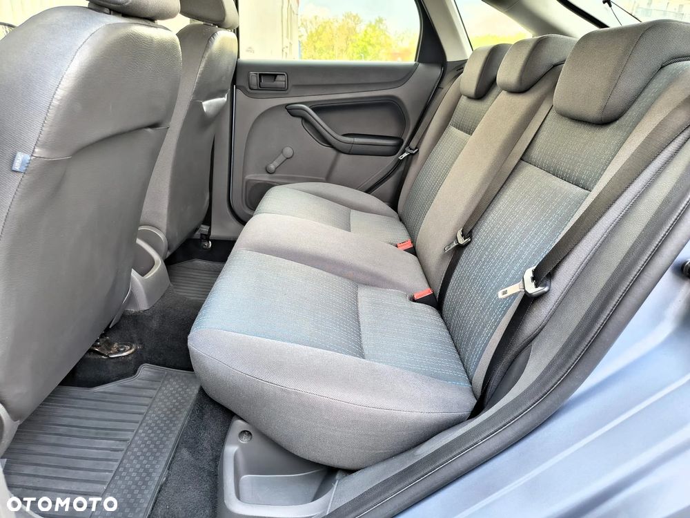 Ford Focus 1.6 Comfort - 8