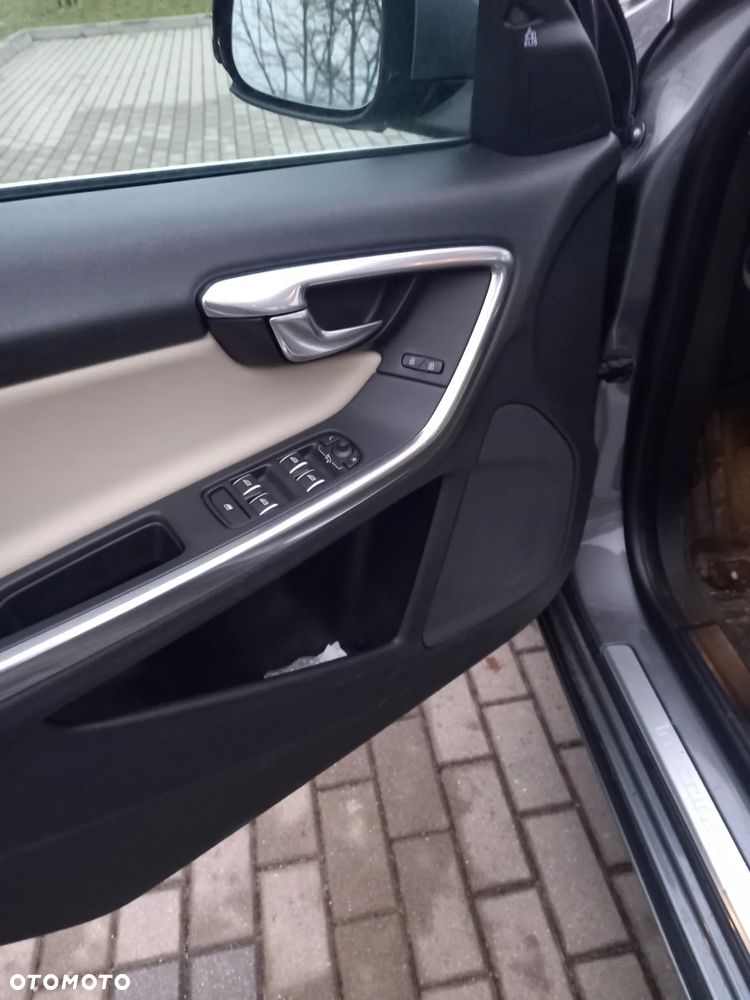 Volvo S60 T5 AWD Geartronic Momentum - 6