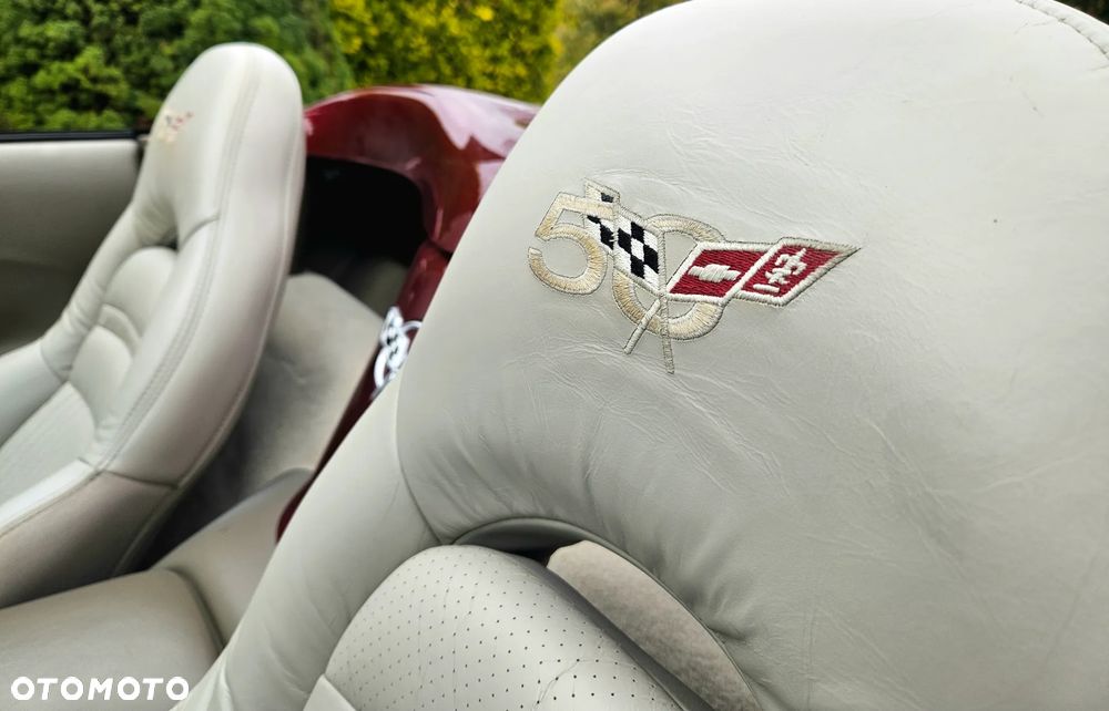 Chevrolet Corvette - 20