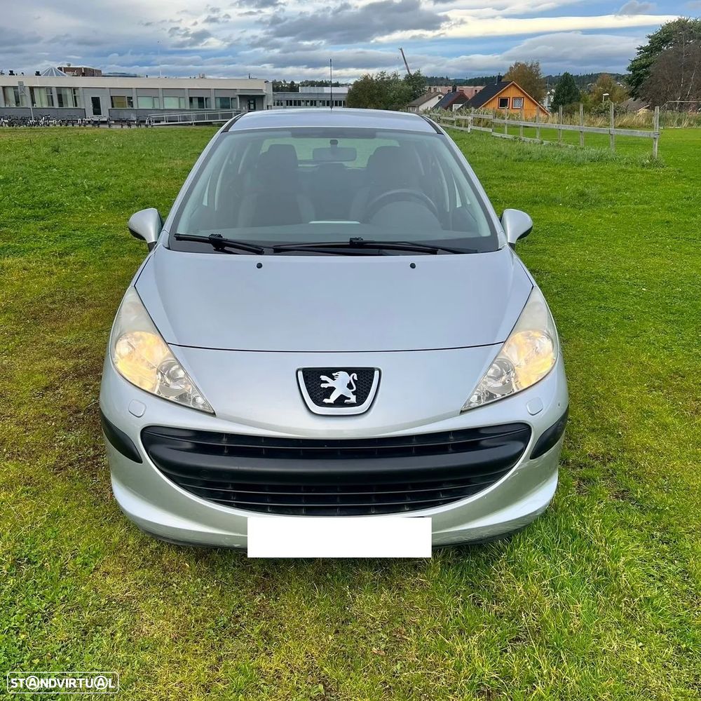 Peugeot 207 - 1