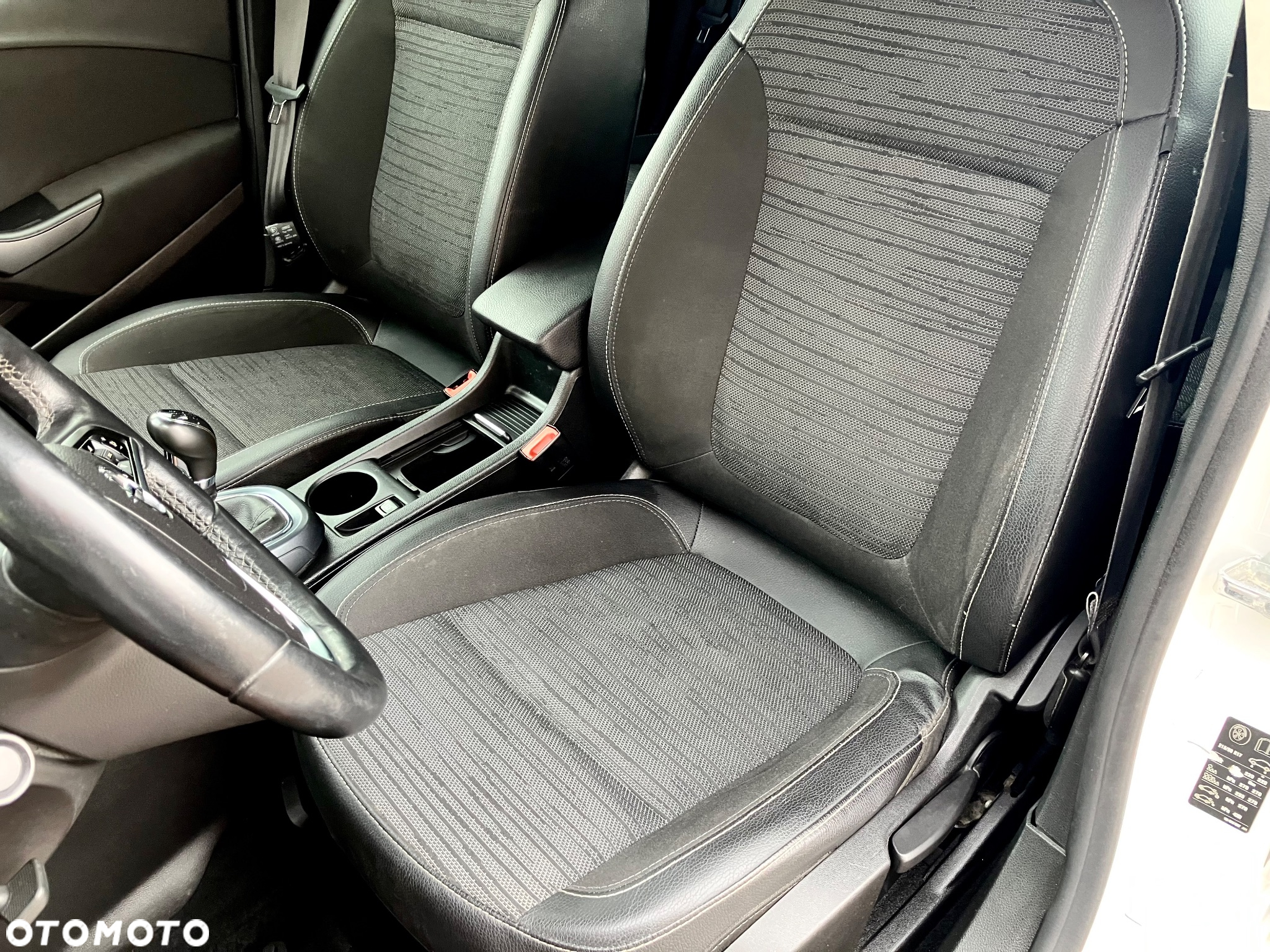 Opel Astra 1.4 Turbo Color Edition - 16