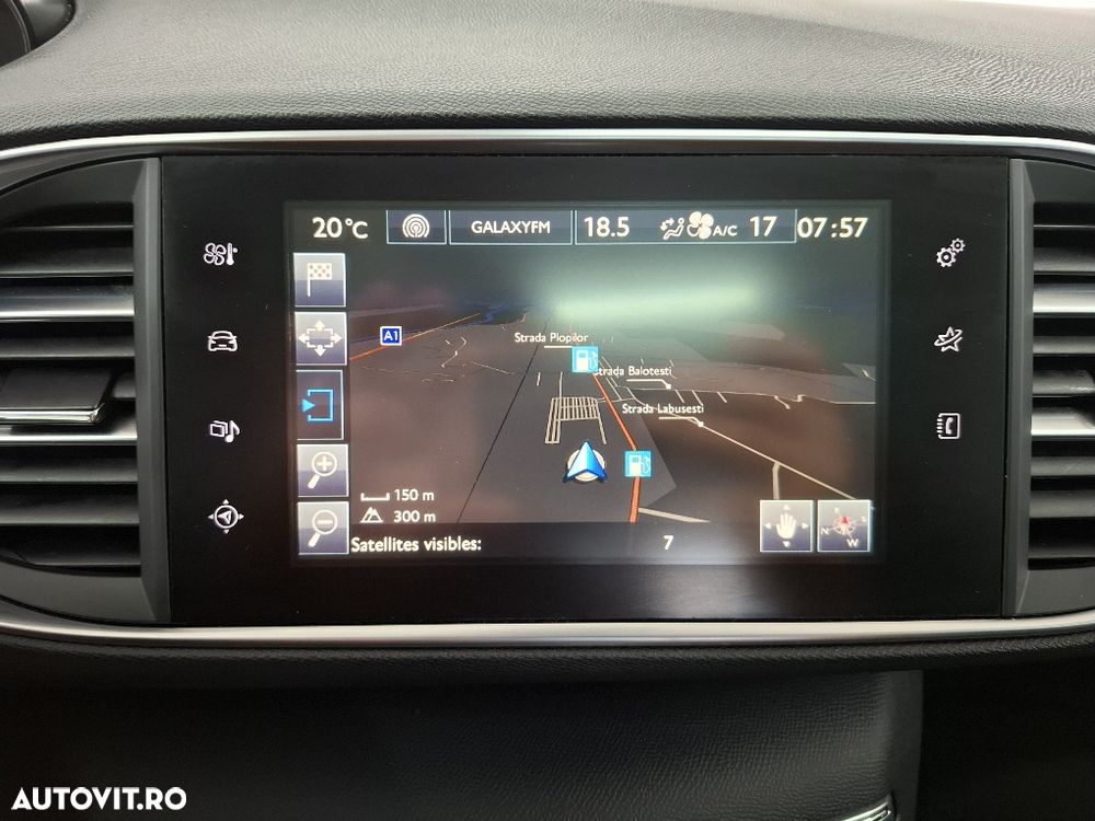 Peugeot 308 1.2 L PureTech Turbo Allure - 17