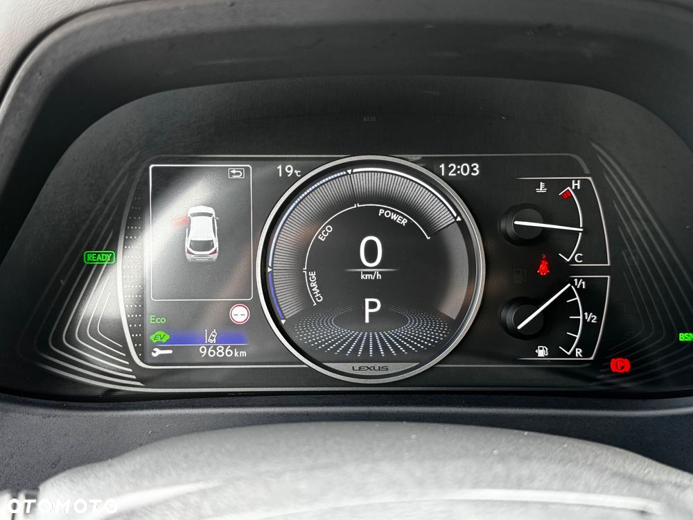 Lexus UX - 18