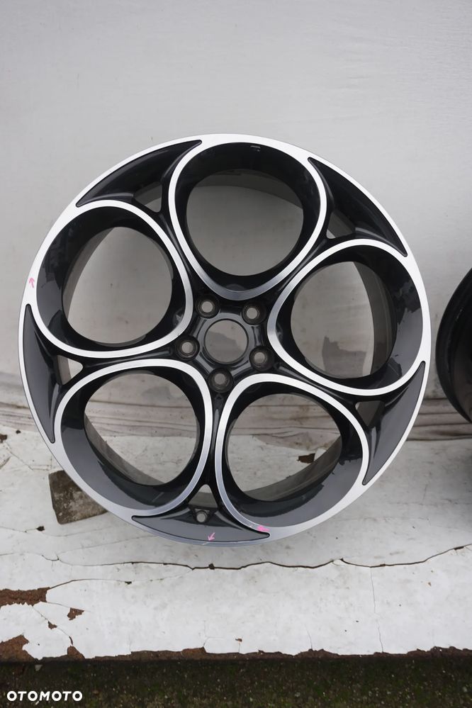 Alfa Romeo OE  5x110 20 8J ET 31 stan bdb- 156146319