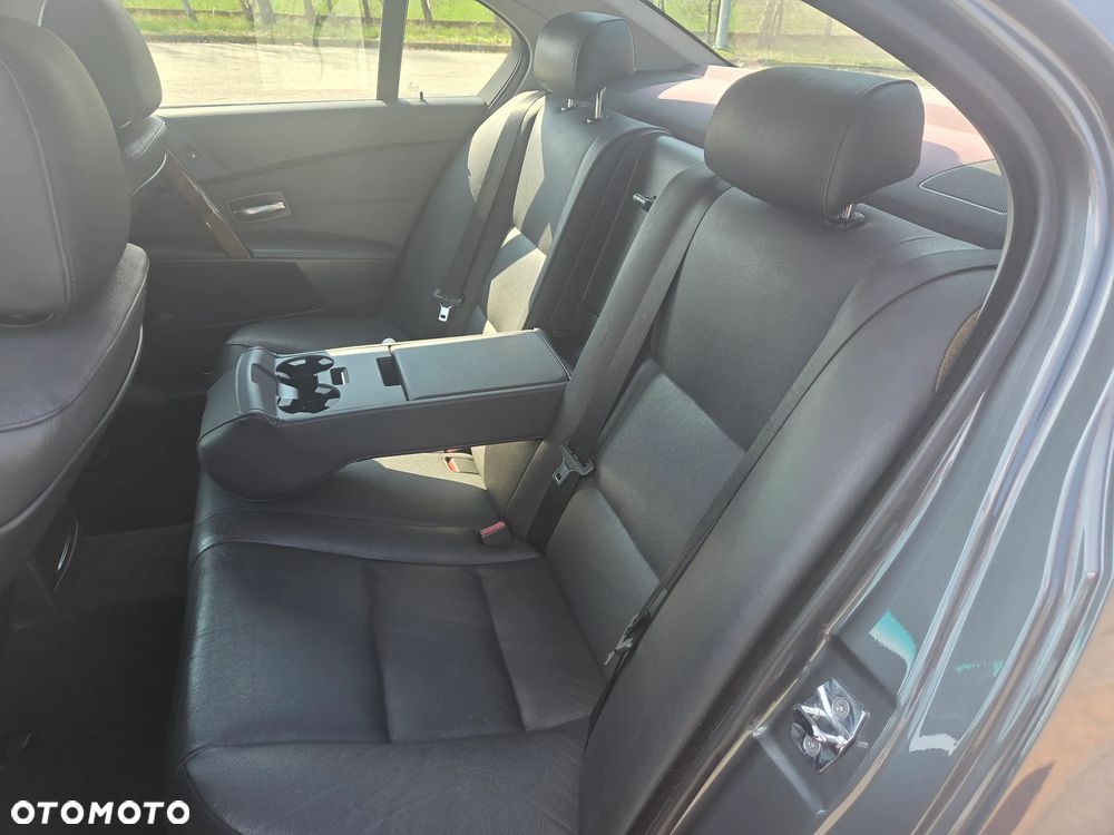 BMW Seria 5 535d - 24