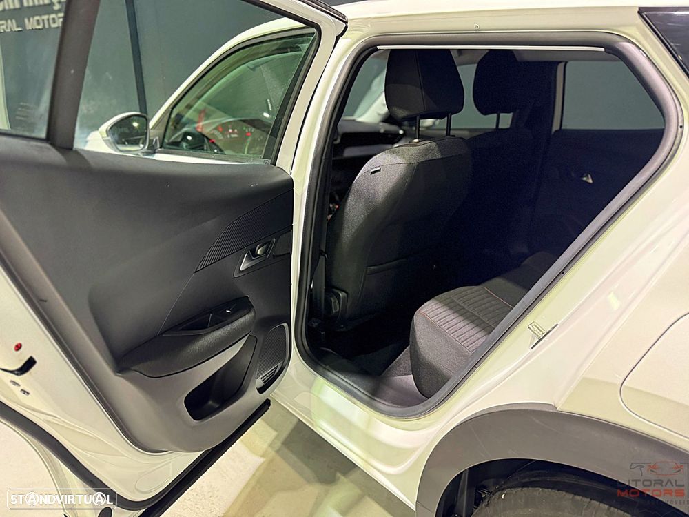 Peugeot 2008 1.2 PureTech Active Pack EAT8 - 15