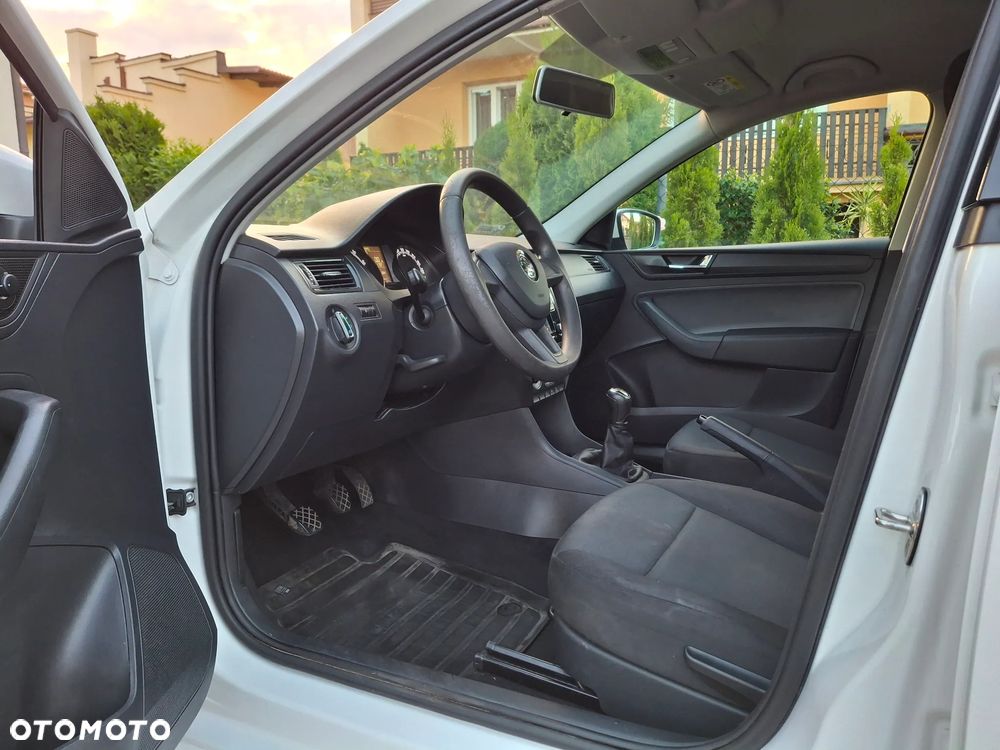 Skoda RAPID 1.0 TSI Active - 26