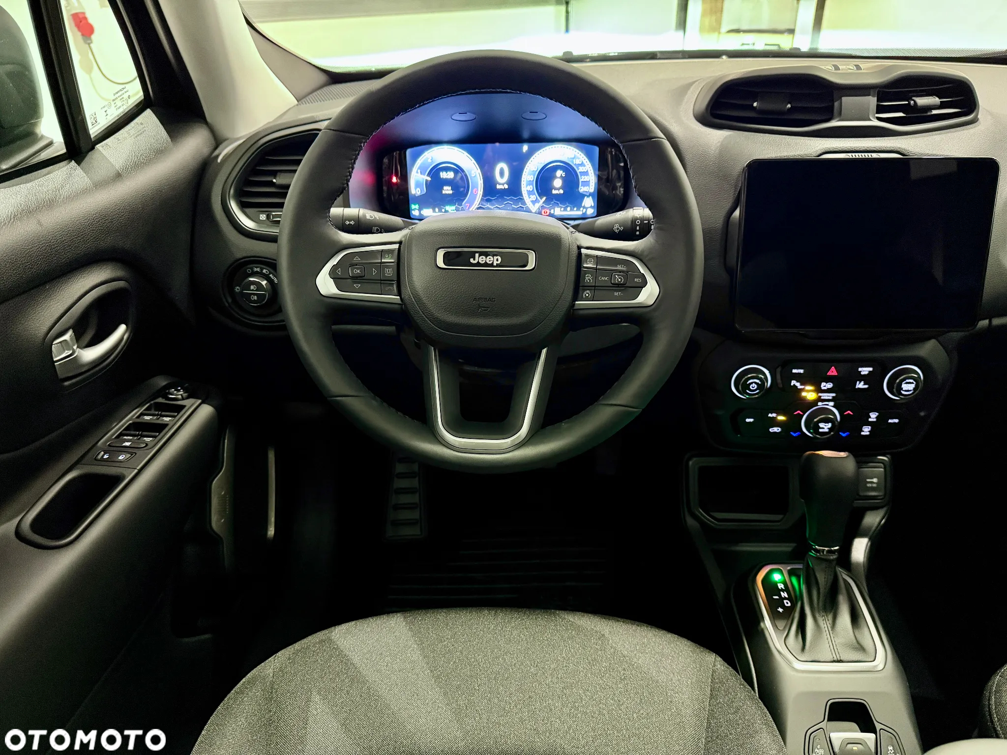 Jeep Renegade - 32