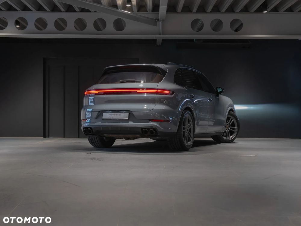 Porsche Cayenne - 5