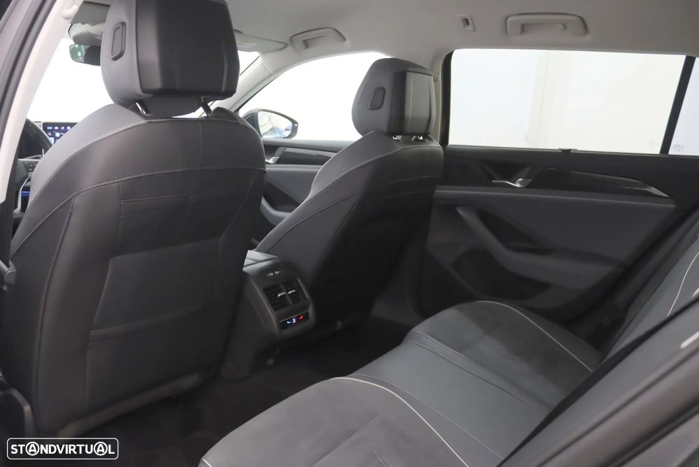 VW Passat Variant 2.0 TDI Business DSG - 22