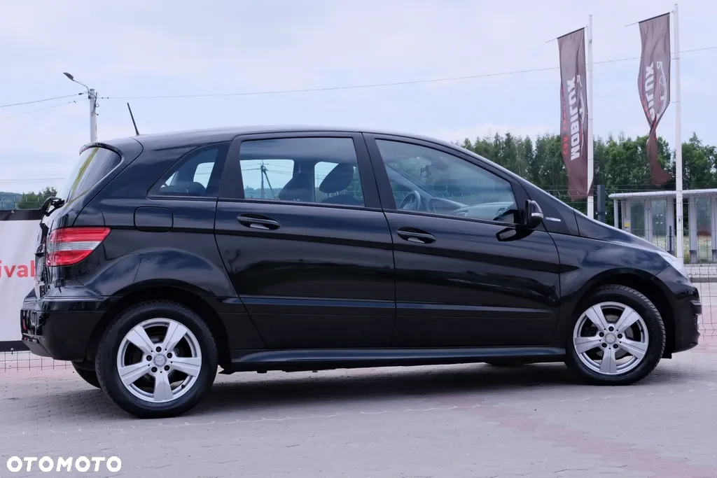 Mercedes-Benz Klasa B 180 BlueEffICIENCY - 14