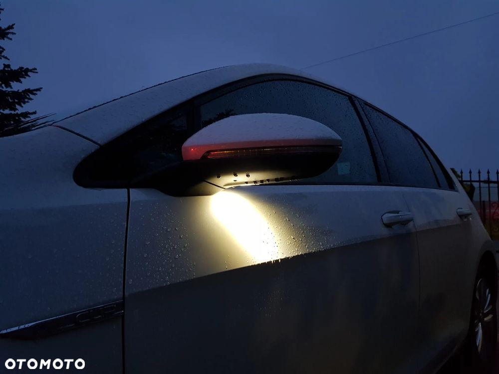 Volkswagen Golf - 11