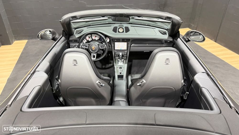 Porsche 911 (991) Carrera 4 GTS PDK - 24