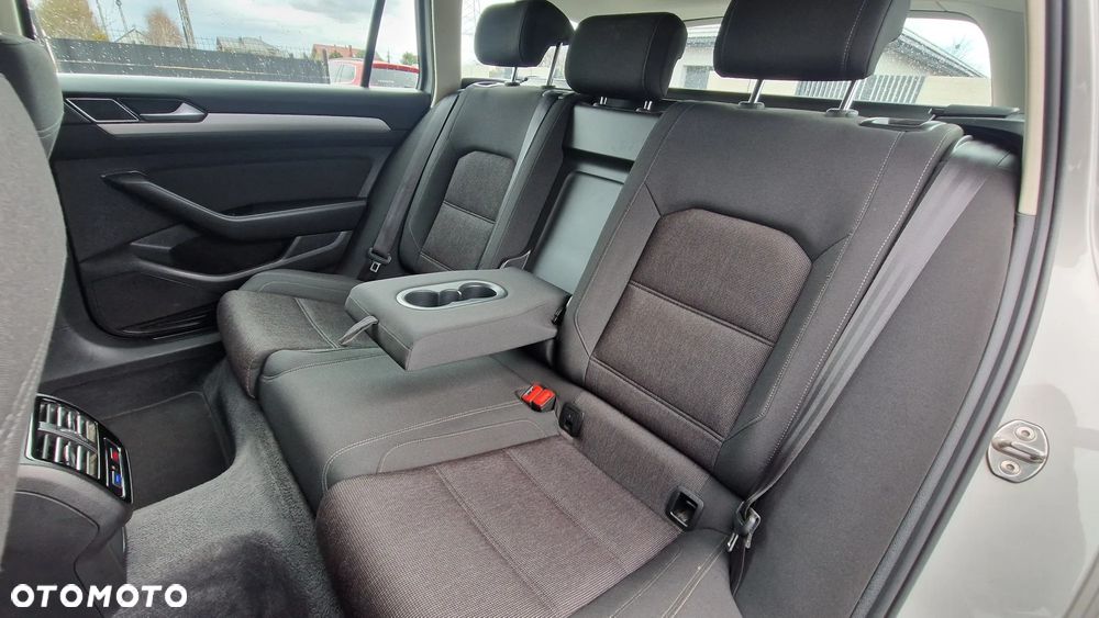 Volkswagen Passat - 21