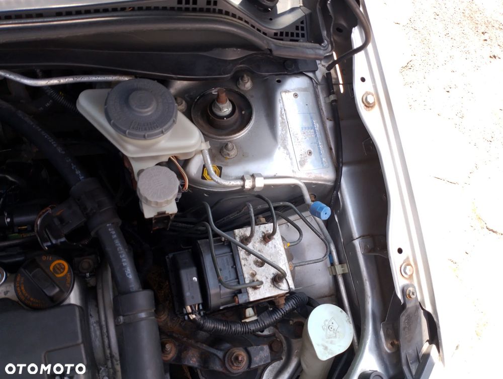 Honda Civic 1.6i ES - 17