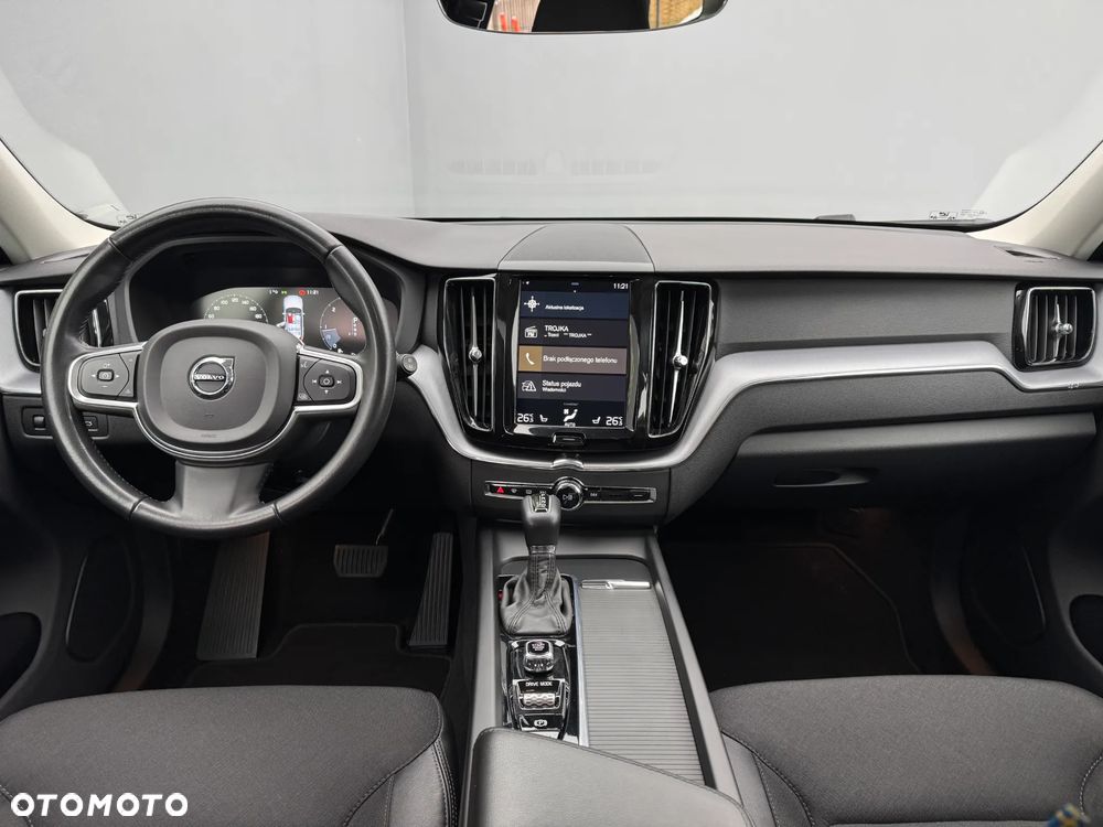 Volvo XC 60 D4 Momentum Pro - 26